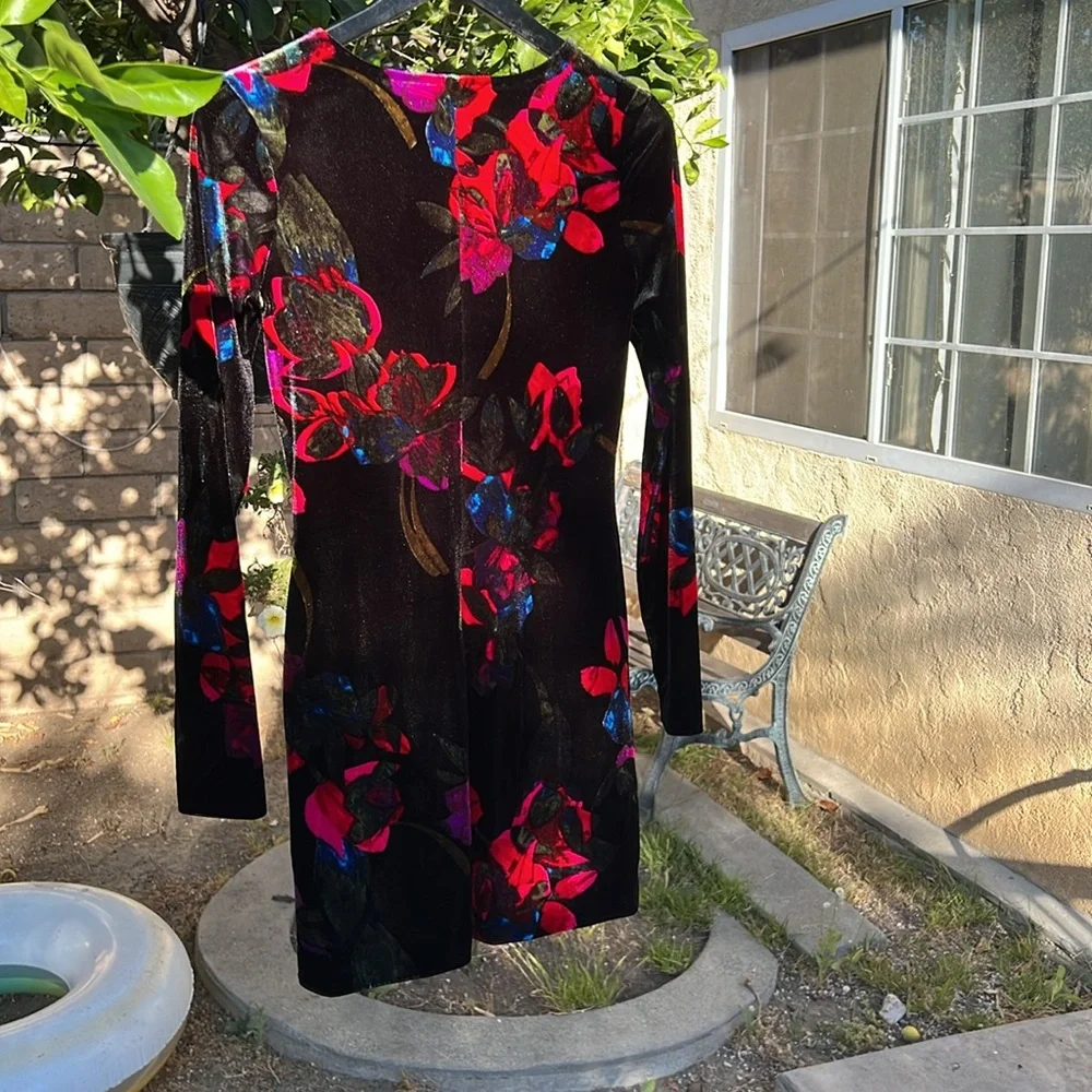 Marciano Nocturnal Floral Stretchy Velvet Mini Dress sz S - Picture 8 of 16